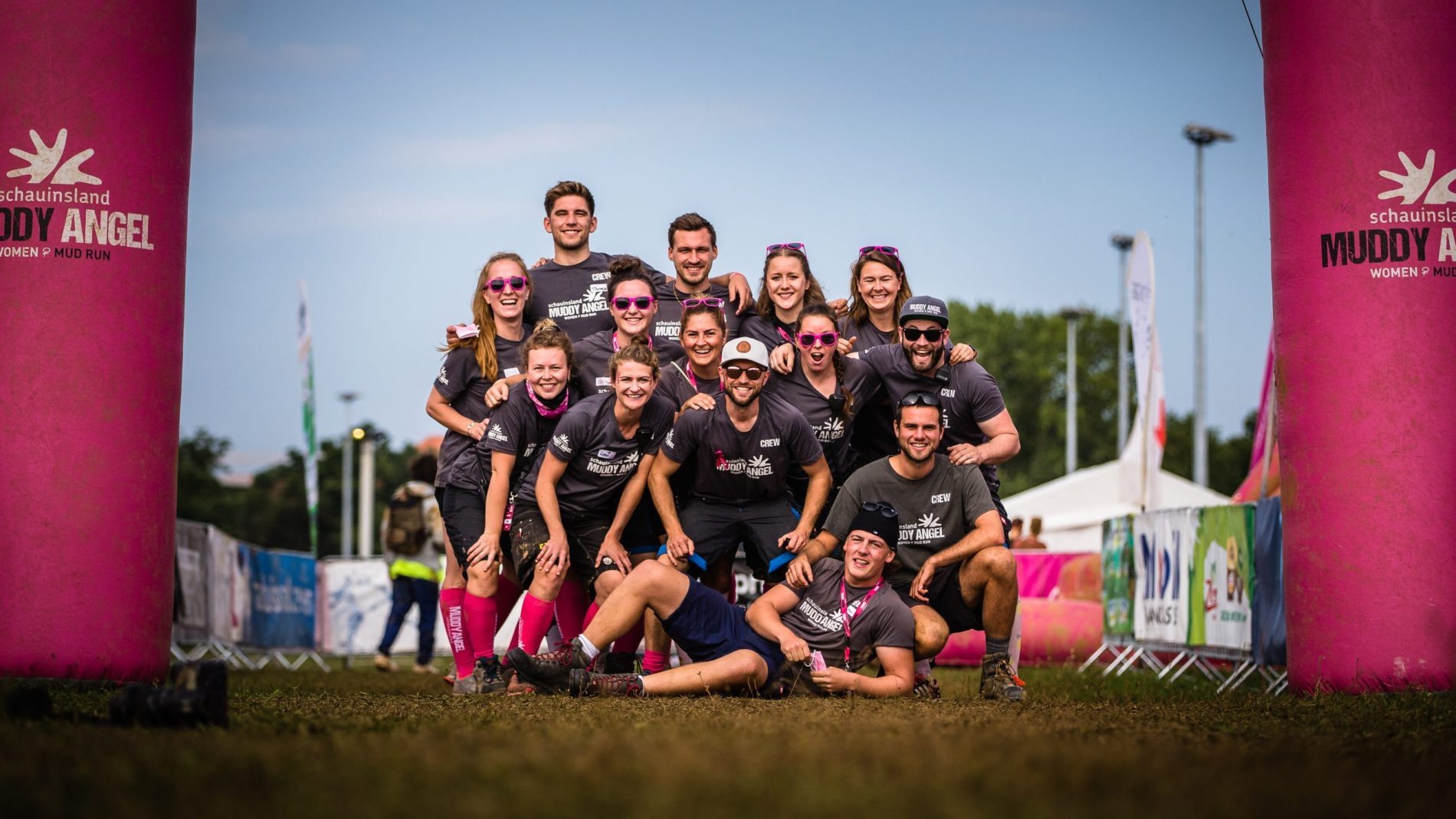 Crew unter dem Startbogen Crew unter dem Startbogen