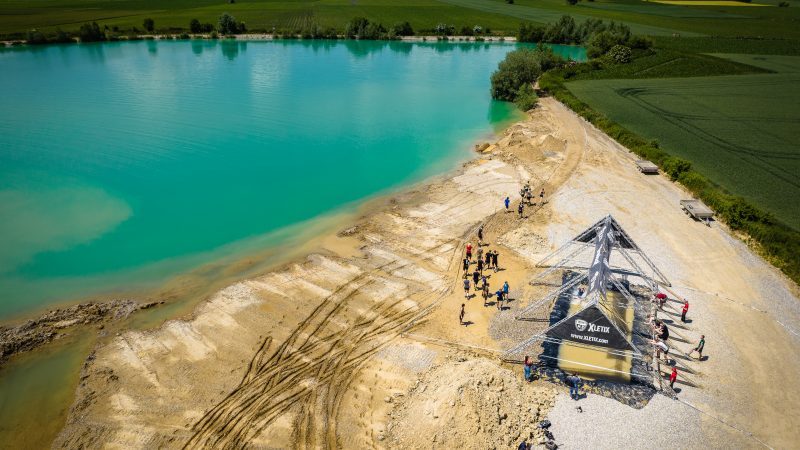 Türkisblauer See und die Super Swing